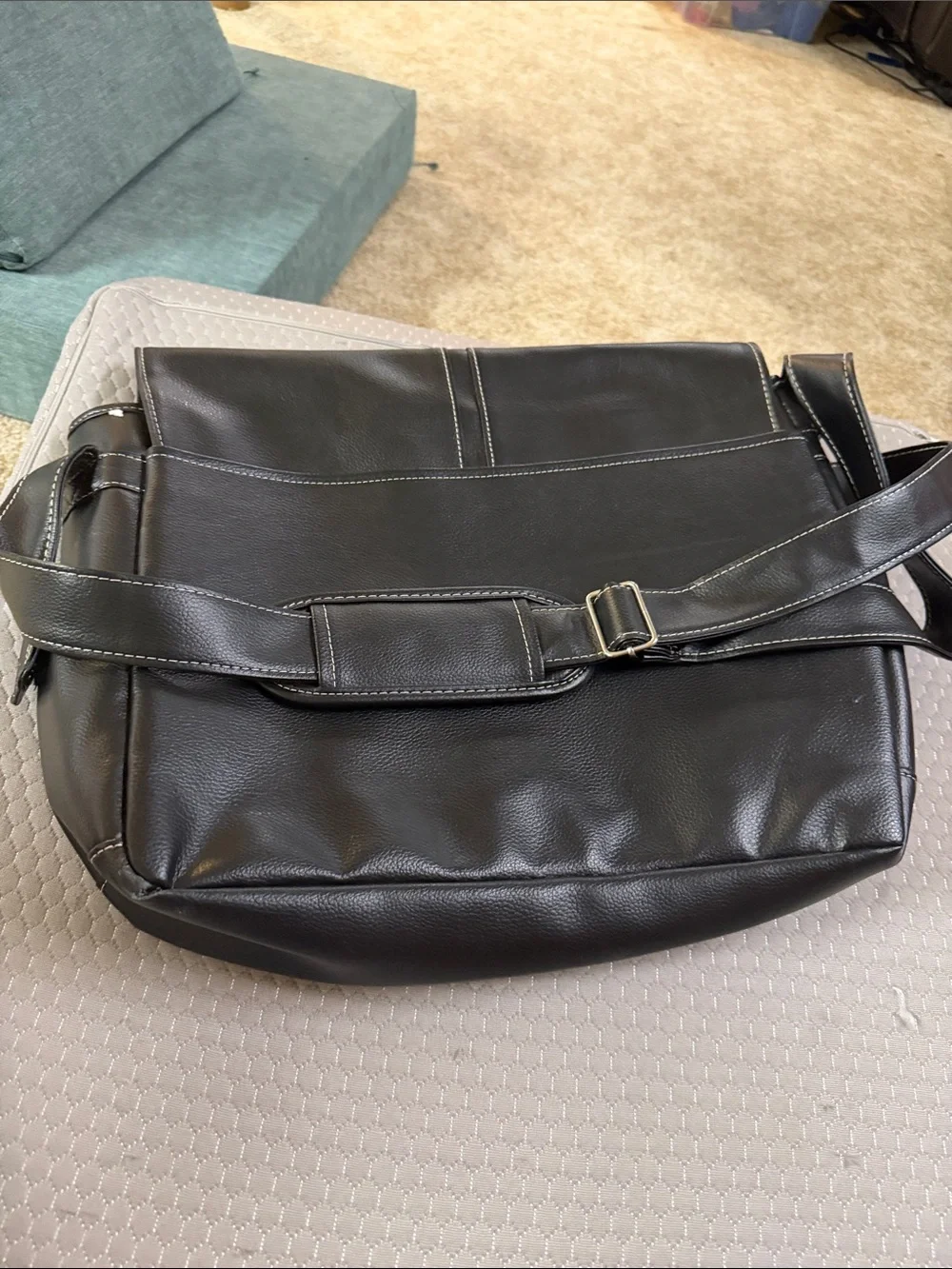 Classic Black Leather Messenger Bag with Adjustable Strap